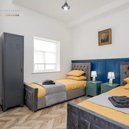 Entire 2 Bed Flat Plaistow,canning Town Prime Location In