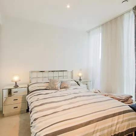 Apartment Skyview Waterside Luxury