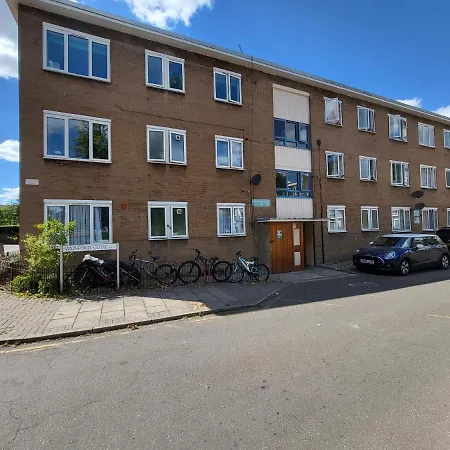 Apartment Modern 3 Bed Walking Distance To Wimbledon Tennis! London