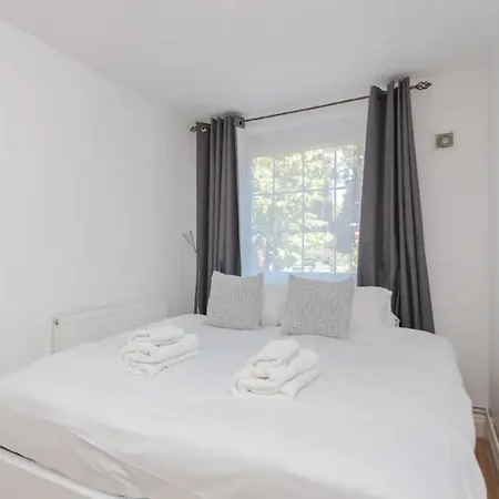 Fabulous 2 Bedroom In Bridge *