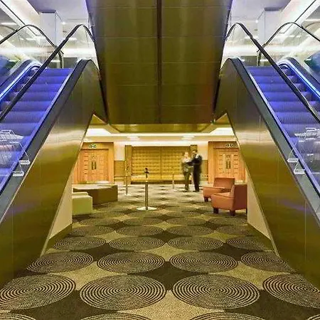 Sofitel London Heathrow Hotel 5*
