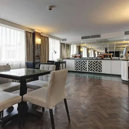 Renaissance London Heathrow Hotel
