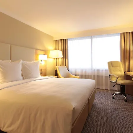 Renaissance London Heathrow מלון