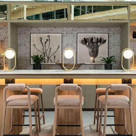Hilton London Heathrow Airport Hotel 4*