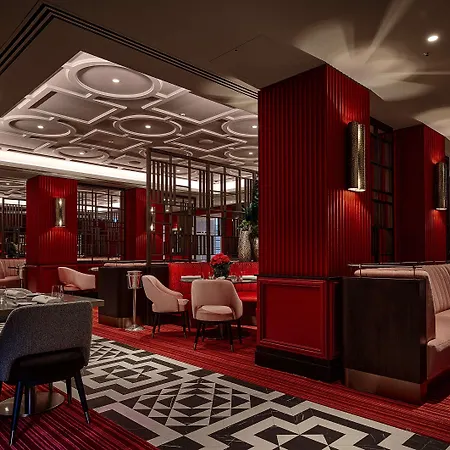 Conrad St 5* Londyn
