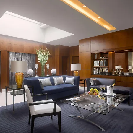 Conrad St Hotel 5*