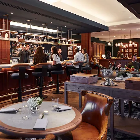 Conrad St 5* Londyn