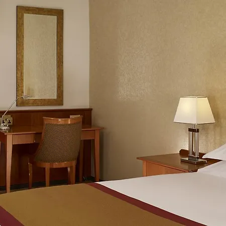 Hotel Millennium And Conference Centre Gloucester 4*