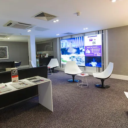 Hotel Crowne Plaza London By Ihg Ealing