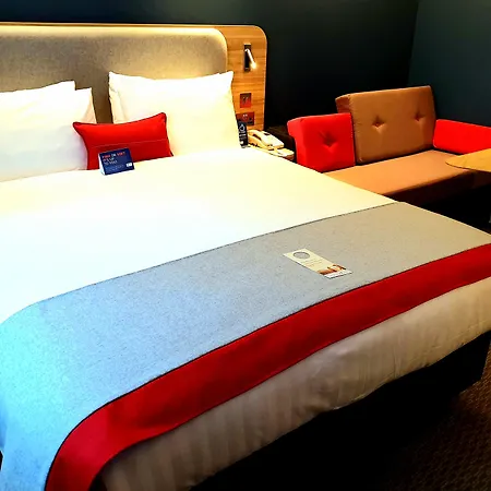 Express Stratford By Ihg Hotel