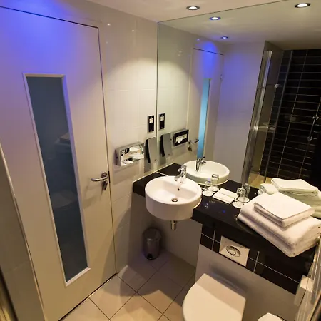 Express Stratford By Ihg Hotel 3*