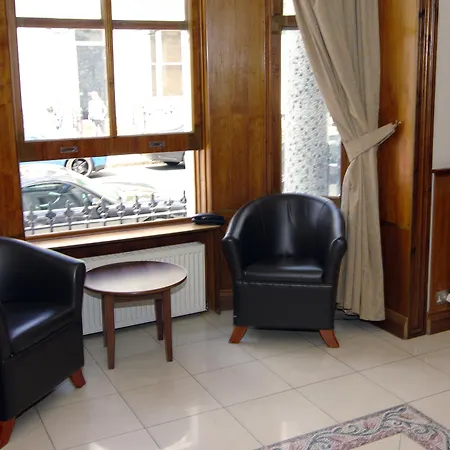 Hotel Westbury London