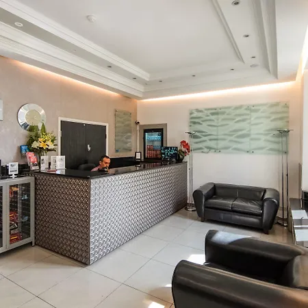 فندق Huttons Hotel, Victoria 3*