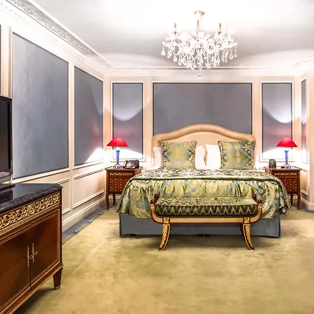 Bentley Hotel 5*