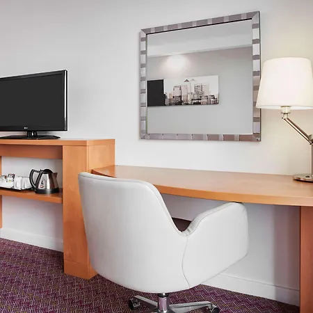 Hampton By Hilton Waterloo 3*