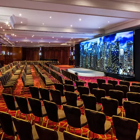 Hotel Radisson Blu Hotel, London Heathrow 4*