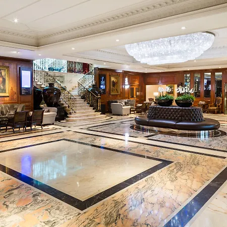 Radisson Blu Hotel, London Heathrow 4*