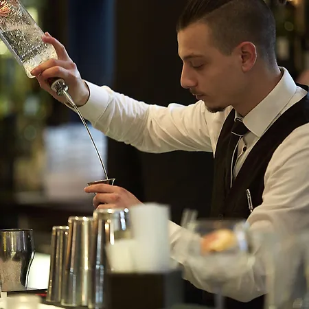 The Mandeville Hotel 4*