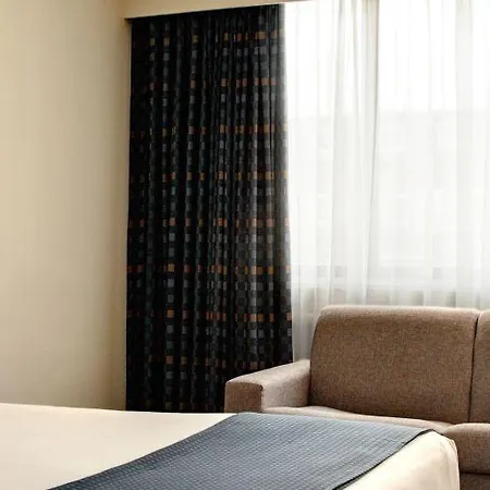 Radisson And Conference Centre London Heathrow Ξενοδοχείο Χίλινγκτον