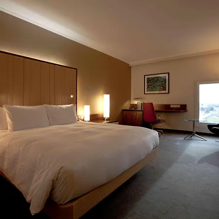 Hilton London Heathrow Airport Terminal 5
