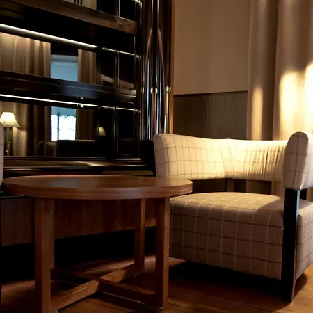 Hilton London Heathrow Airport Terminal 5 4*