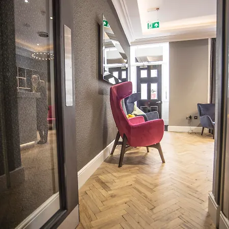 Mornington Victoria 4* London
