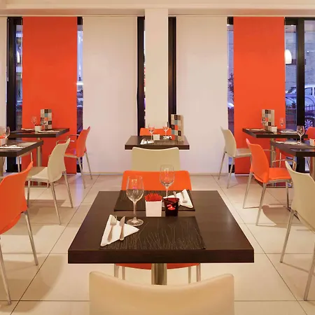 Ibis Docklands Canary Wharf 3*