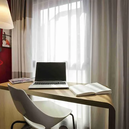Hotel Ibis Docklands Canary Wharf 3*