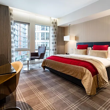 Radisson Blu Hotel, Canary Wharf East Hotel 4*