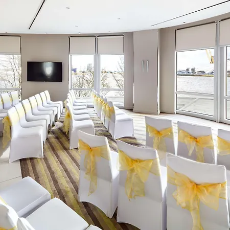 Radisson Blu Hotel, Canary Wharf East 4*
