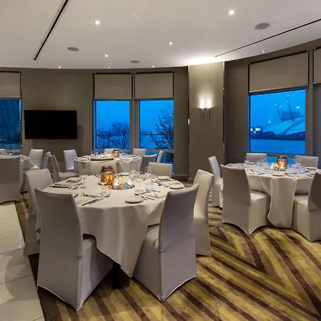 Hotel Radisson Blu Hotel, Canary Wharf East 4*