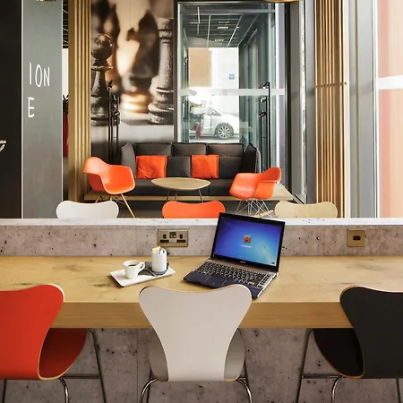 Ibis Excel-docklands Hotel 3*