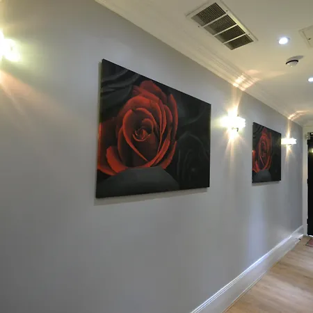 Apartment Hyde Park London