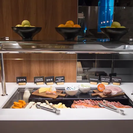 Novotel Paddington 4*