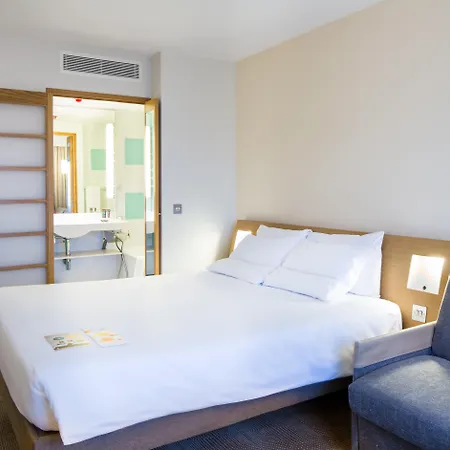 Novotel Paddington Hotel 4*