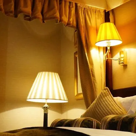 Hotel The Colonnade 4*