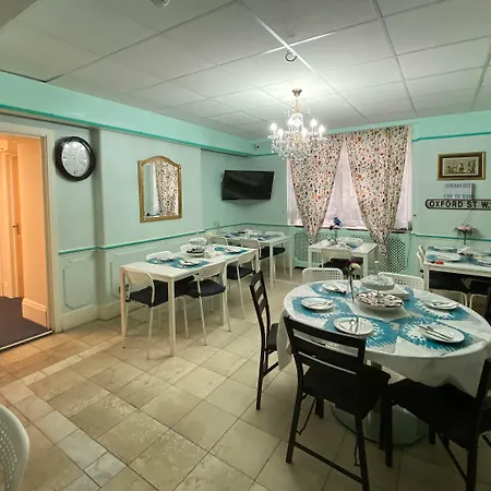 Lancaster Court 3* London