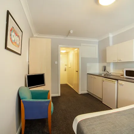 Hotel Studios28 3*