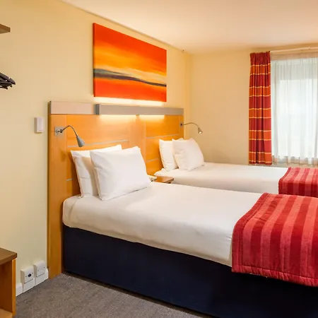 Express London-swiss Hotel 3*
