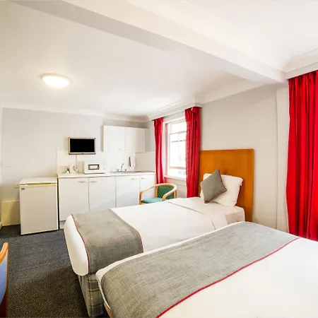 Hotel Studios28 3*