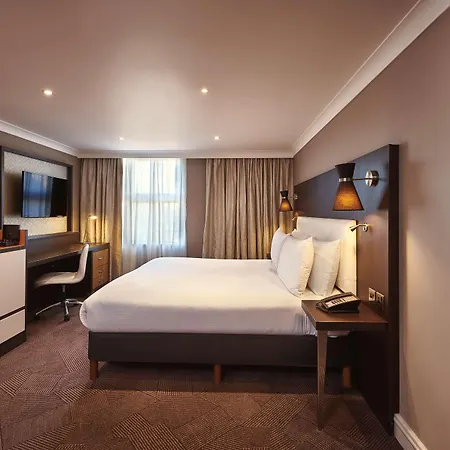 Doubletree By Hilton Ealing Hotel