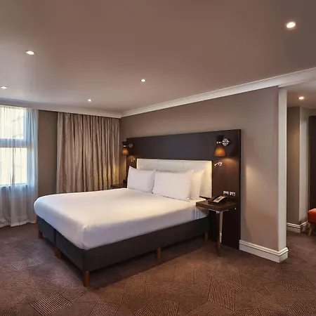 Hotel Doubletree By Hilton Ealing 4*