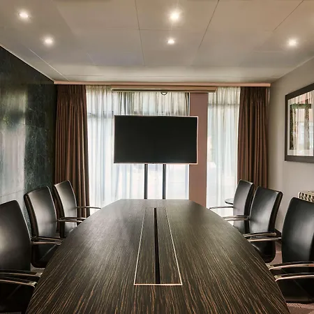 Doubletree By Hilton Ealing 4*