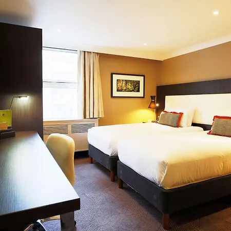 Doubletree By Hilton Ealing Hotel