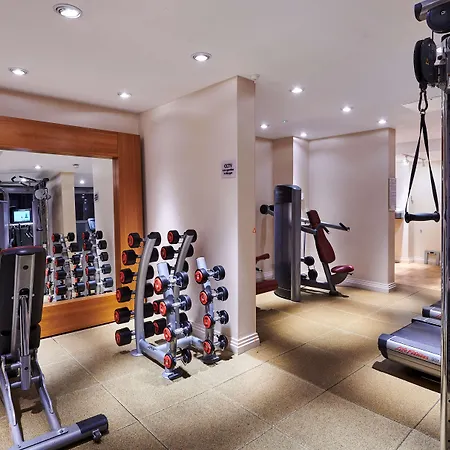 Doubletree By Hilton Ealing Hotel