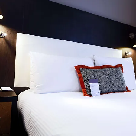 Doubletree By Hilton Ealing