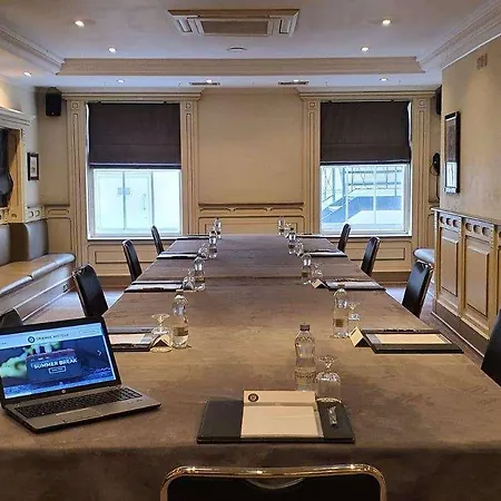 Grange Beauchamp Otel