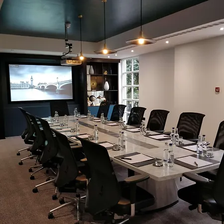 Doubletree By Hilton Kensington