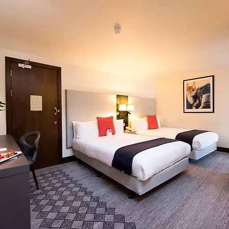 Doubletree By Hilton Kensington London