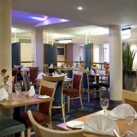 Mercure London Heathrow Airport מלון הית'רו